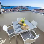 Royal شقة Primošten
