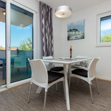 Royal * Примоштен