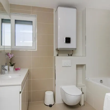 Royal Примоштен